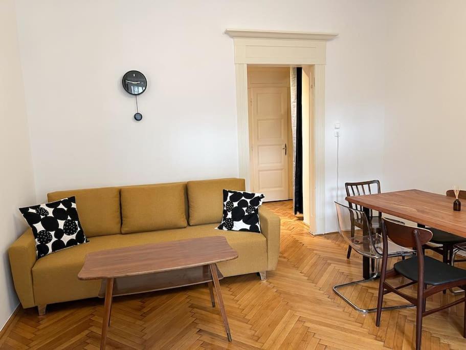 Authentic Buda Home بودابست المظهر الخارجي الصورة